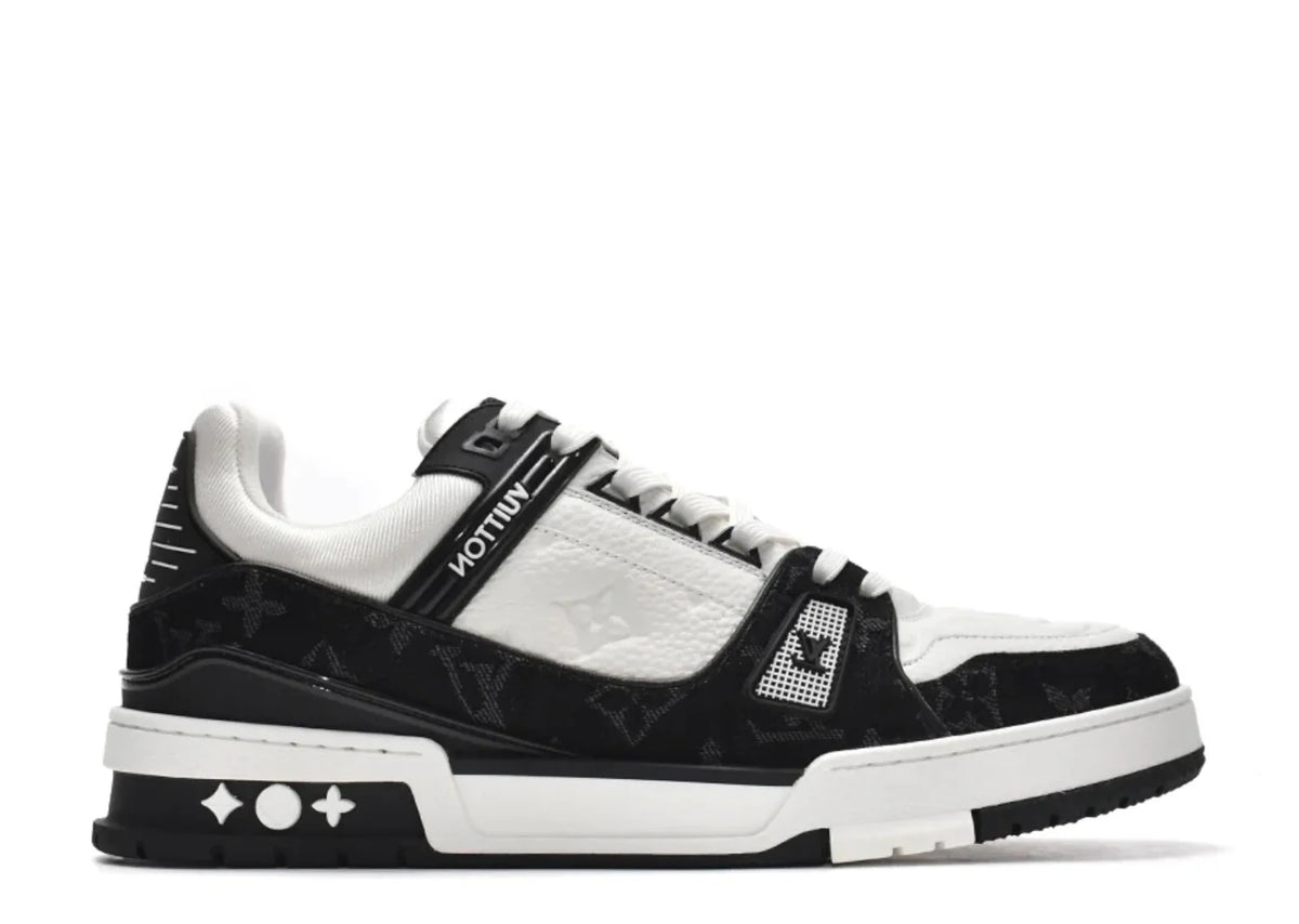 Trainer 'Black And White Cloth Cover'