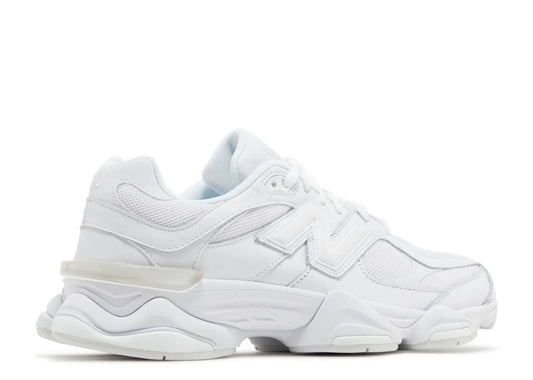 9060 'Triple White'