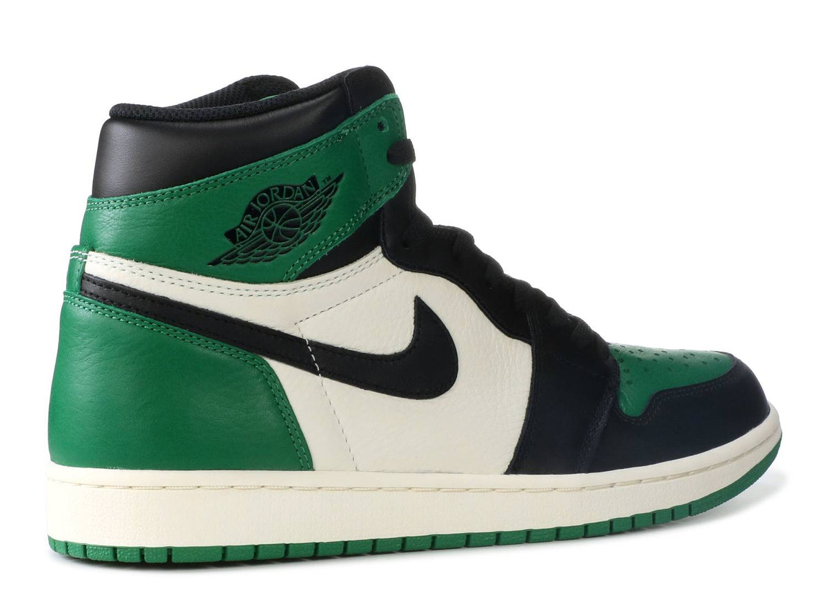 Davenzarry | Air Jordan 1 Retro High OG 'Pine Green' | View 3